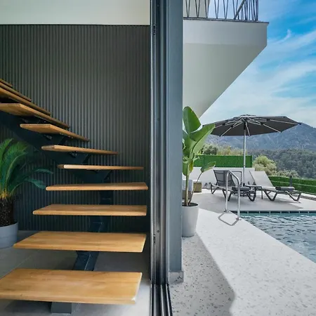Willa Oxy Private Pools & Seaview & Heated Indoor Pool