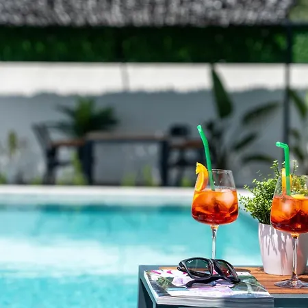 Oxy Private Pools & Seaview & Heated Indoor Pool