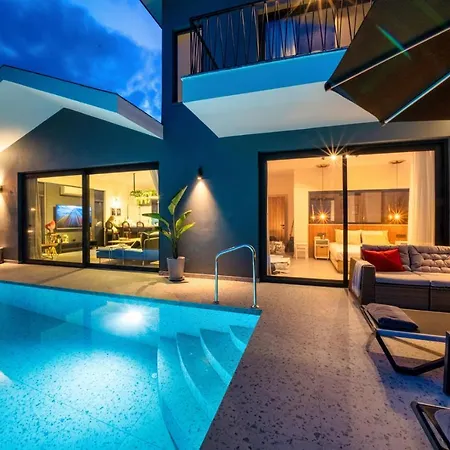 Oxy Private Pools & Seaview & Heated Indoor Pool Villa *