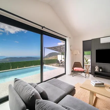Oxy Private Pools & Seaview & Heated Indoor Pool Vila *